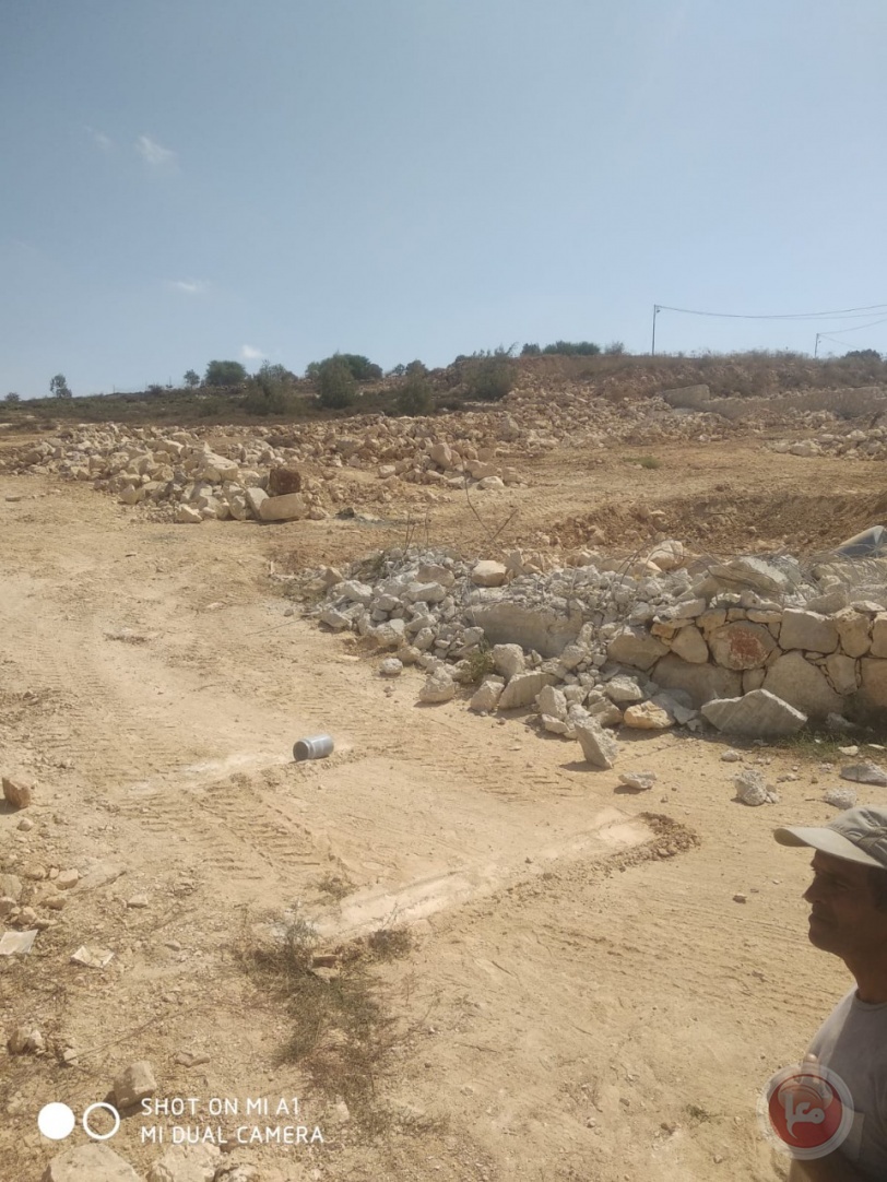 تجريف أراض وهدم جدارن استنادية في بتير غرب بيت لحم