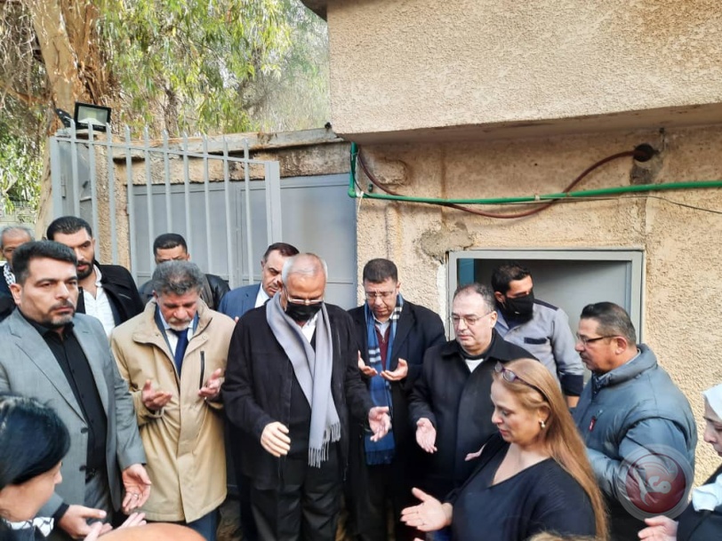 السفير عبد الهادي يشارك بجنازة الشاعر  الفلسطيني الكبير خالد أبو خالد