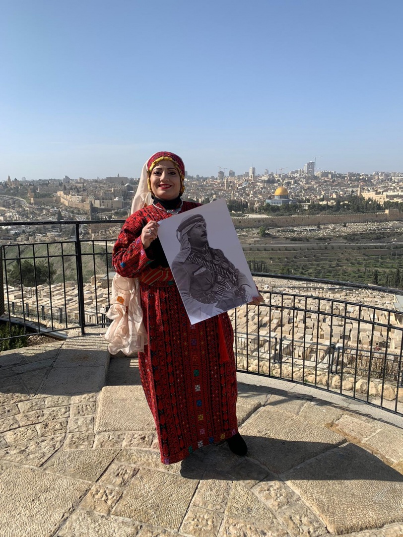 "سيدة الأرض" تنجز تصوير وانتاج العمل الفني "تحية من فلسطين للجزائر"