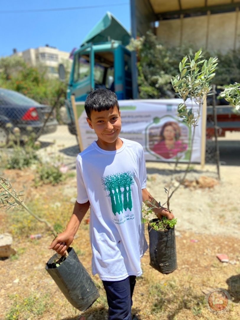 "أصدقاء العربية لحماية الطبيعة" يُهدُون الشهيدة شيرين أبو عاقلة 4 آلاف شجرة