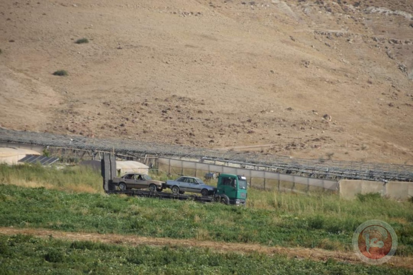 الاحتلال يحاصر الاغوار ويستولي على مركبات وجرارات زراعية