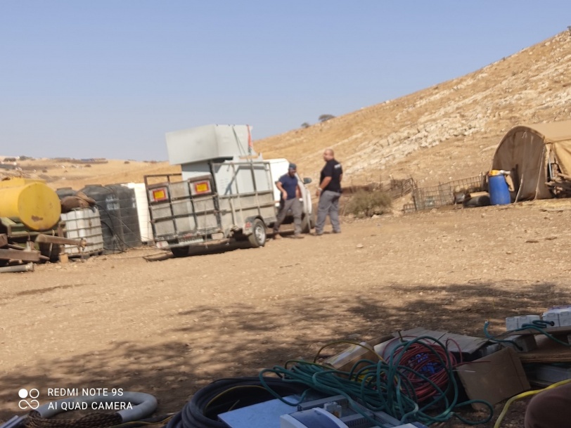 الاحتلال يصادر عربة تحمل معدات خلايا شمسية بالأغوار