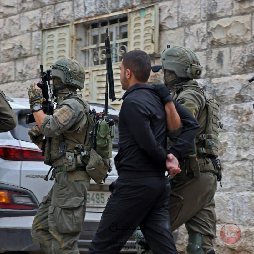 الاحتلال يقتحم منزل الشهيد صوف ويعتقل اثنين من أقاربه