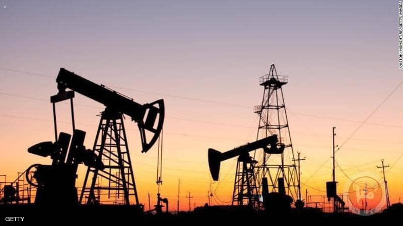 النفط يتراجع بفعل توقعات قاتمة للطلب العالمي