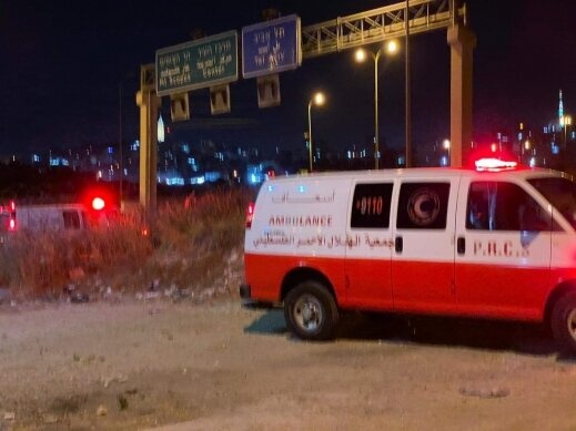 Two young men were wounded by Israeli bullets, north of Hebron