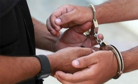 الشرطة تقبض على مطلوب بقضايا شروع بالقتل والحرق الجنائي في بيت لحم