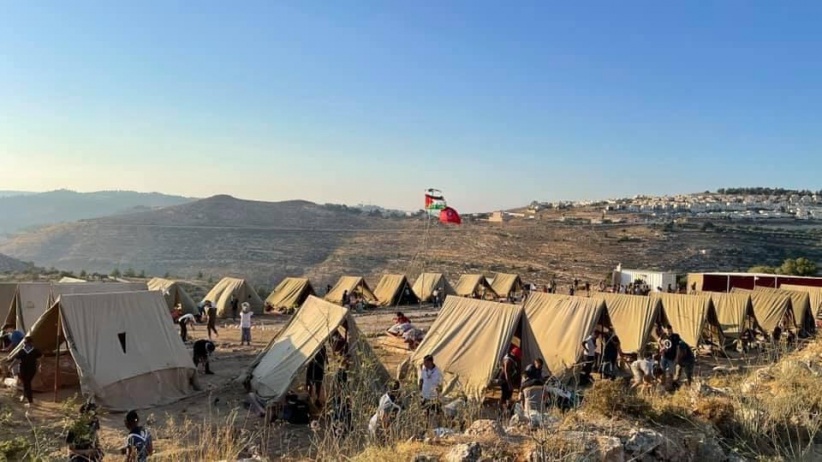 بيت لحم: الاحتلال يهدد باخلاء مخيم النادي الأرثوذكسي في حال عدم إنزال العلم