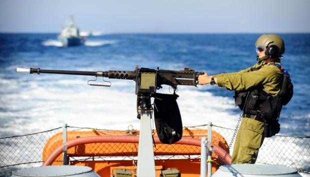 الزوارق الحربية الاسرائيلية تستهدف الصيادين ببحر غزة والشمال