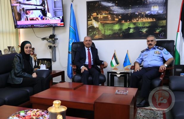 مدير الشرطة يستقبل رئيس المركز الفلسطيني ومديرة مركز جنيف