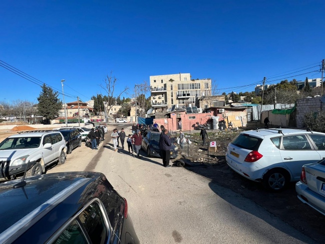 مستوطنون يستولون على قطعة أرض في حي الشيخ جراح