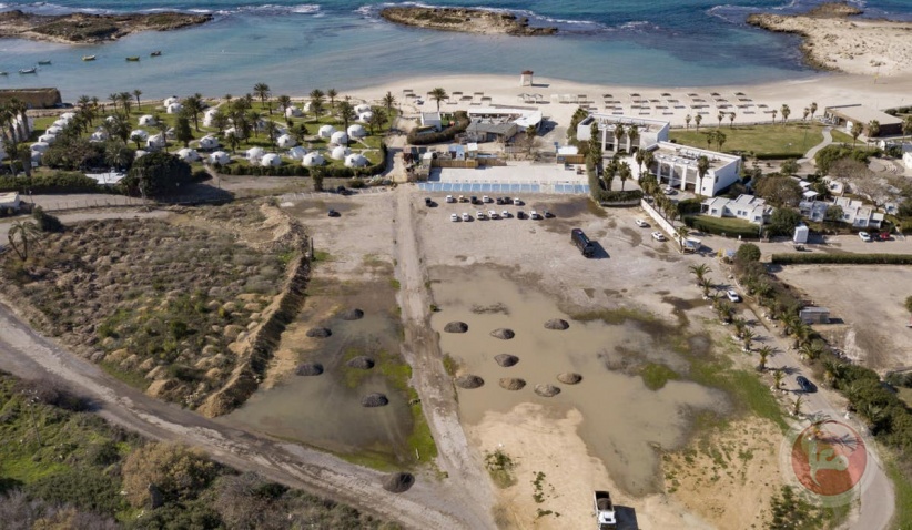 صحيفة تكشف وجود قبر جماعي لفلسطينيين على شاطئ قيسارية