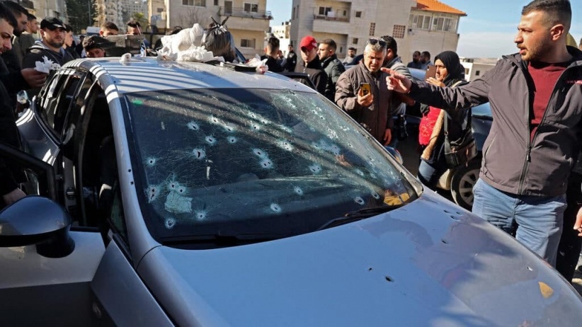مقاومون من عرين الأسود يسلمون أنفسهم للأمن الفلسطيني