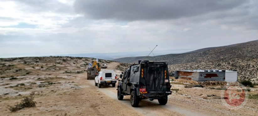 The occupation handed over 19 demolition notices of houses and tents east of Yatta