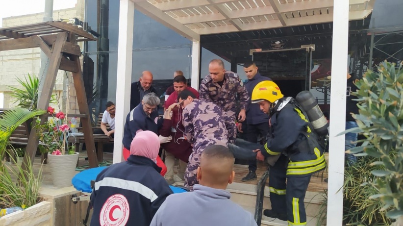 إخلاء إصابة بالإختناق وتأمين عائلة إثر حريق فندق في اريحا