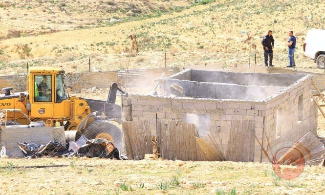 Israeli authorities demolish two homes in the Negev