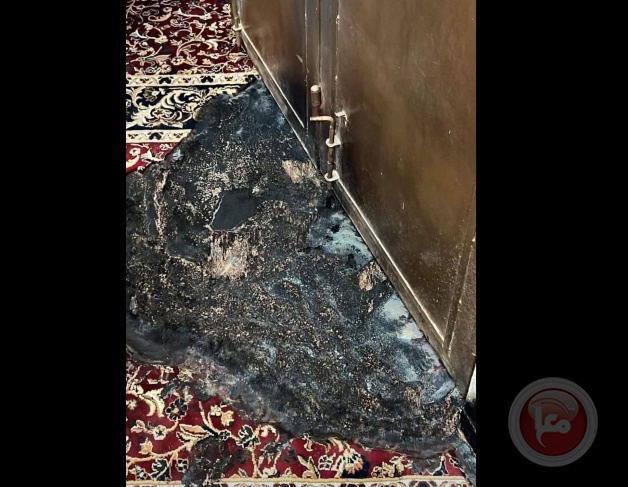 Nablus.. Settlers burn parts of a mosque in the village of Zita Jama`in