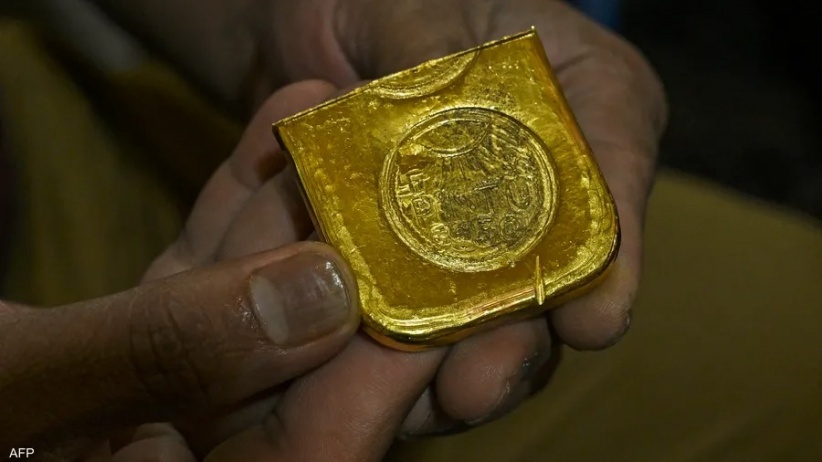 الذهب يهبط لأدنى مستوى في 7 أشهر بسبب الدولار القوي