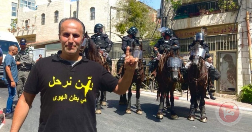 The occupation bans a liberator from Al-Aqsa for two months