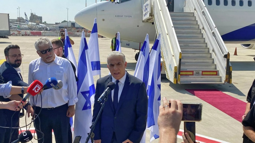 Hebrew channel: Lapid blames Mossad chief for criticizing Washington