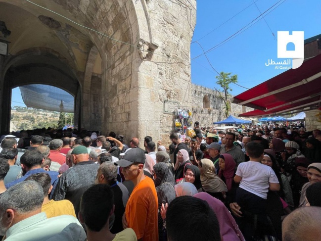 60,000 perform Friday prayers at Al-Aqsa Mosque