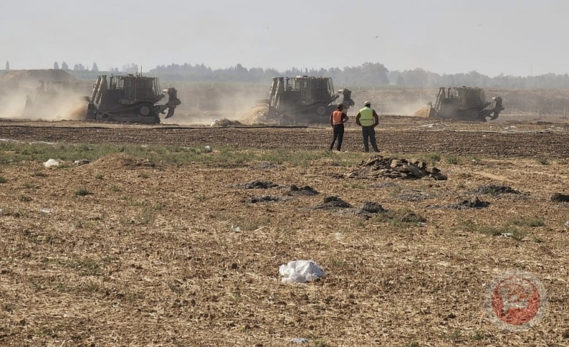 A limited incursion of the occupation mechanisms east of Khan Yunis and Deir al-Balah