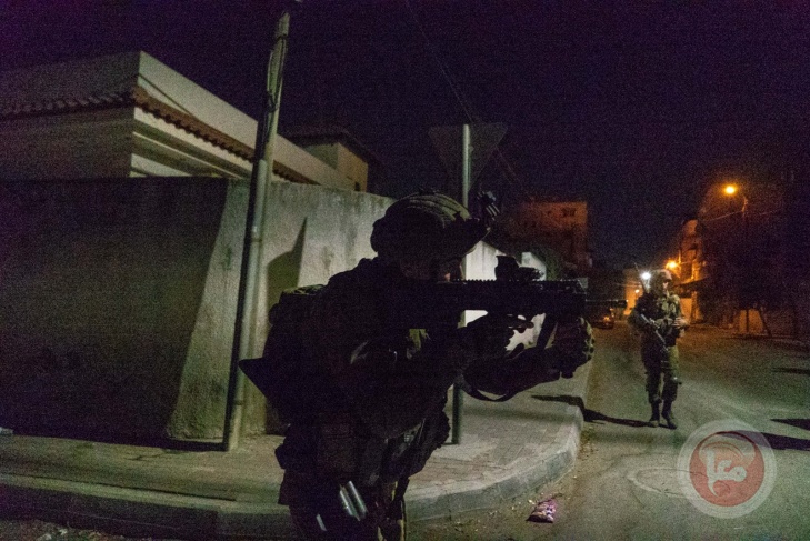 Occupation forces raid Zanouta village, south of Hebron