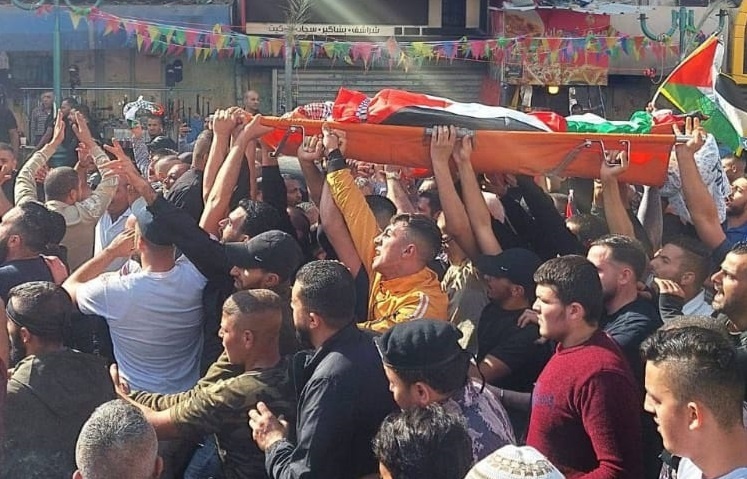Nablus fans mourn the bodies of the martyrs Abu Rashid and Zubarah