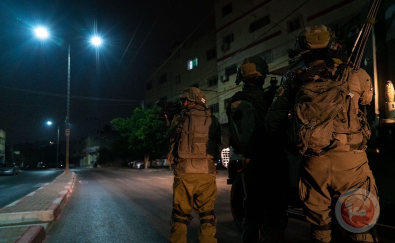 The occupation army seriously wounded two young men near Ramallah