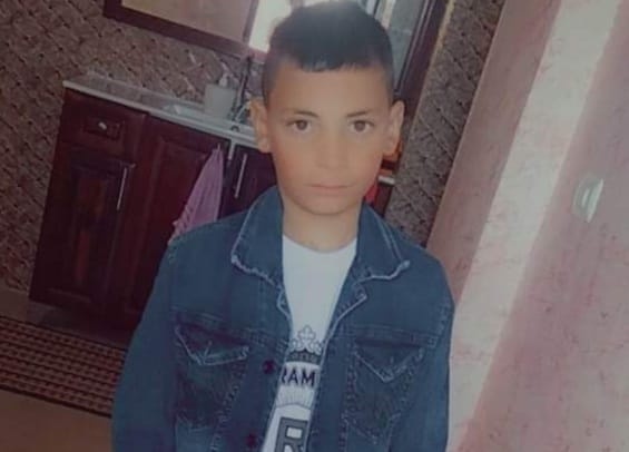 The occupation releases a child from Beit Ummar after detaining him for 10 hours