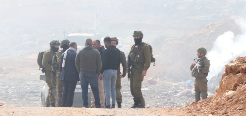 Occupation forces arrest the mayor and his deputy