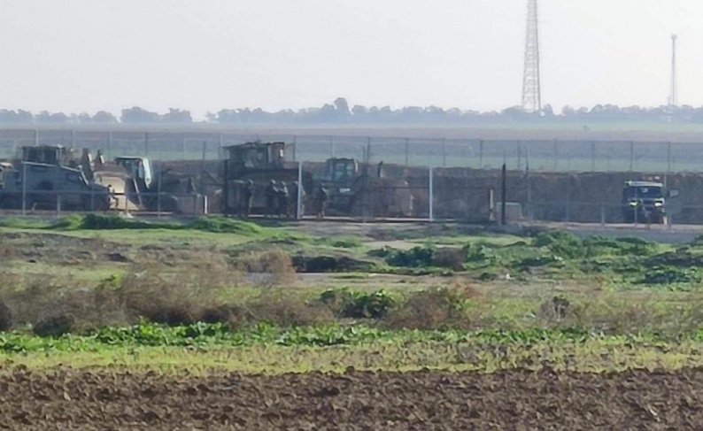 A limited incursion of the occupation mechanisms east of Khan Yunis
