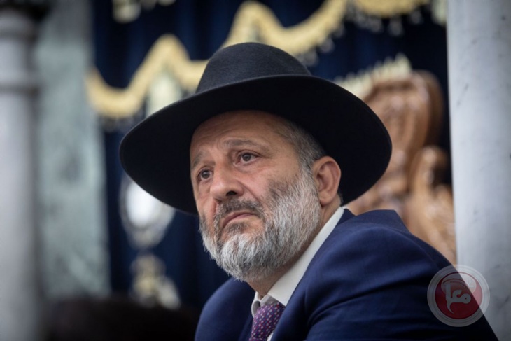 Netanyahu dismisses Deri from his position as Minister of Interior and Health