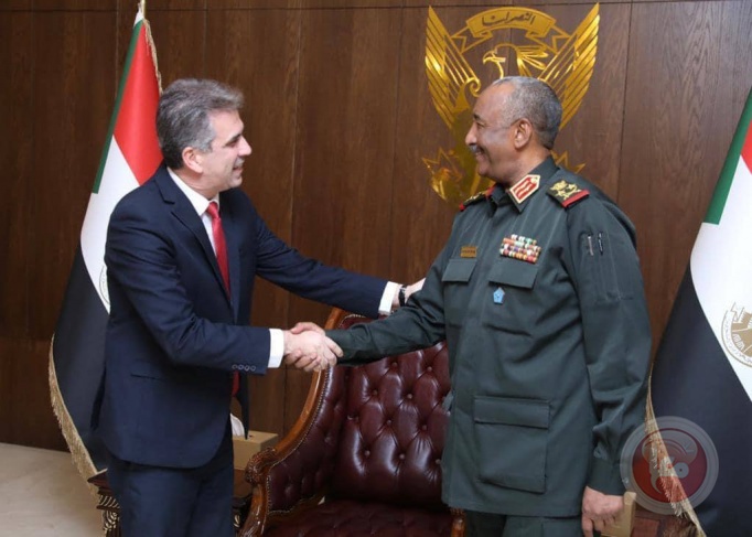  البرهان يستقبل وزير خارجية الاحتلال في الخرطوم