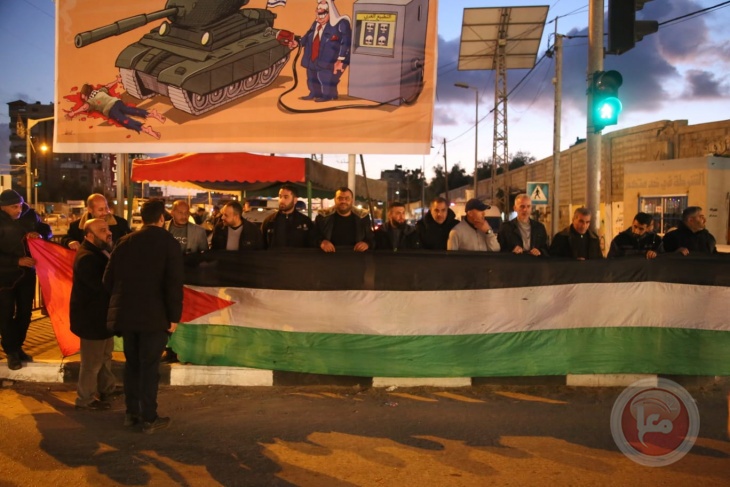 Central sector.. The factions organize a protest stand in solidarity with the martyrs of Nablus   