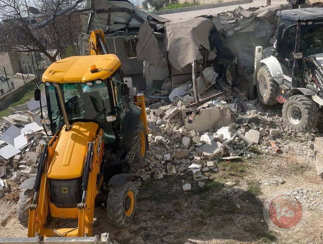 4 people homeless - a house was demolished in the village of Jabal Al Mukaber