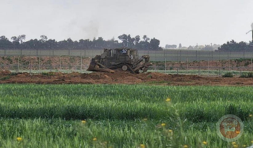 A limited incursion of the occupation vehicles east of Khan Yunis