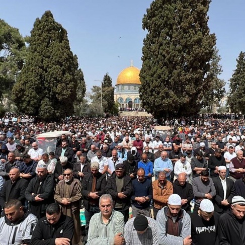 100 thousand perform the first Friday of Ramadan in Al-Aqsa