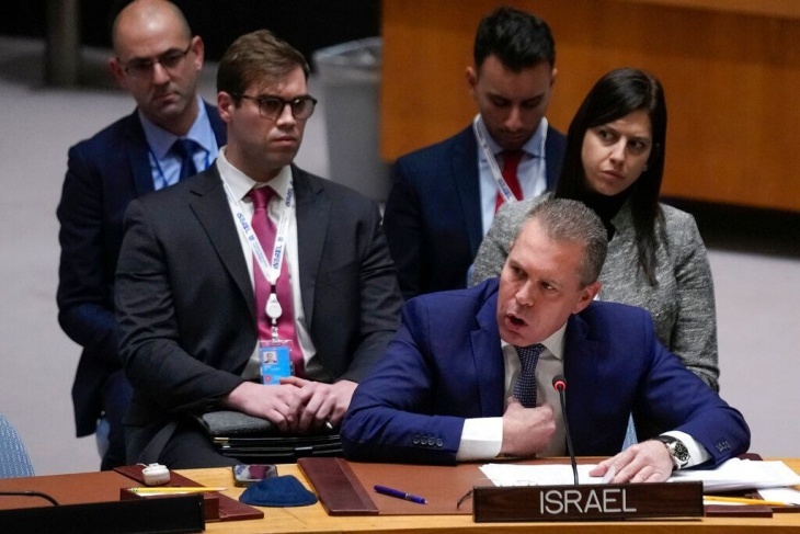 سفير إسرائيل يغادر جلسة مجلس الأمن غاضبا