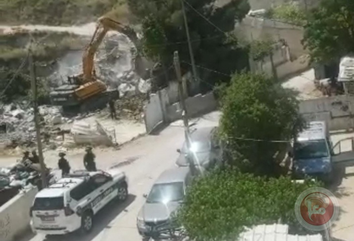 Bulldozers of the occupation municipality bulldozed a piece of land in the village of Umm Tuba