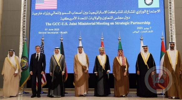 America undertakes to confront any aggression that threatens the oil installations in the Gulf states