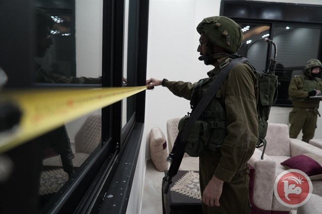 جيش الاحتلال يأخذ قياسات منزلي المشتبهين بقتل الجندي تمهيدا لهدمهما