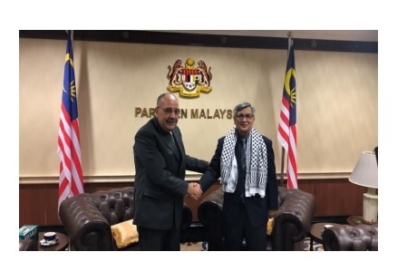 رئيس البرلمان الماليزي يؤكد ثبات موقف بلاده الداعم للقضية
