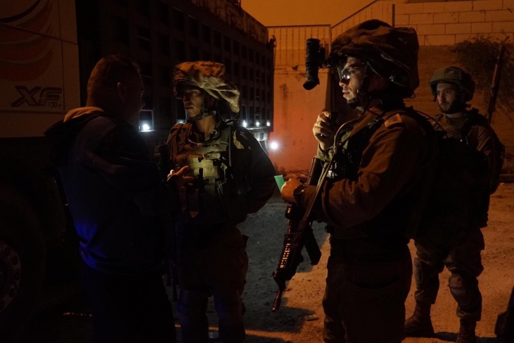 Massive arrests of 30 civilians from the West Bank and Jerusalem